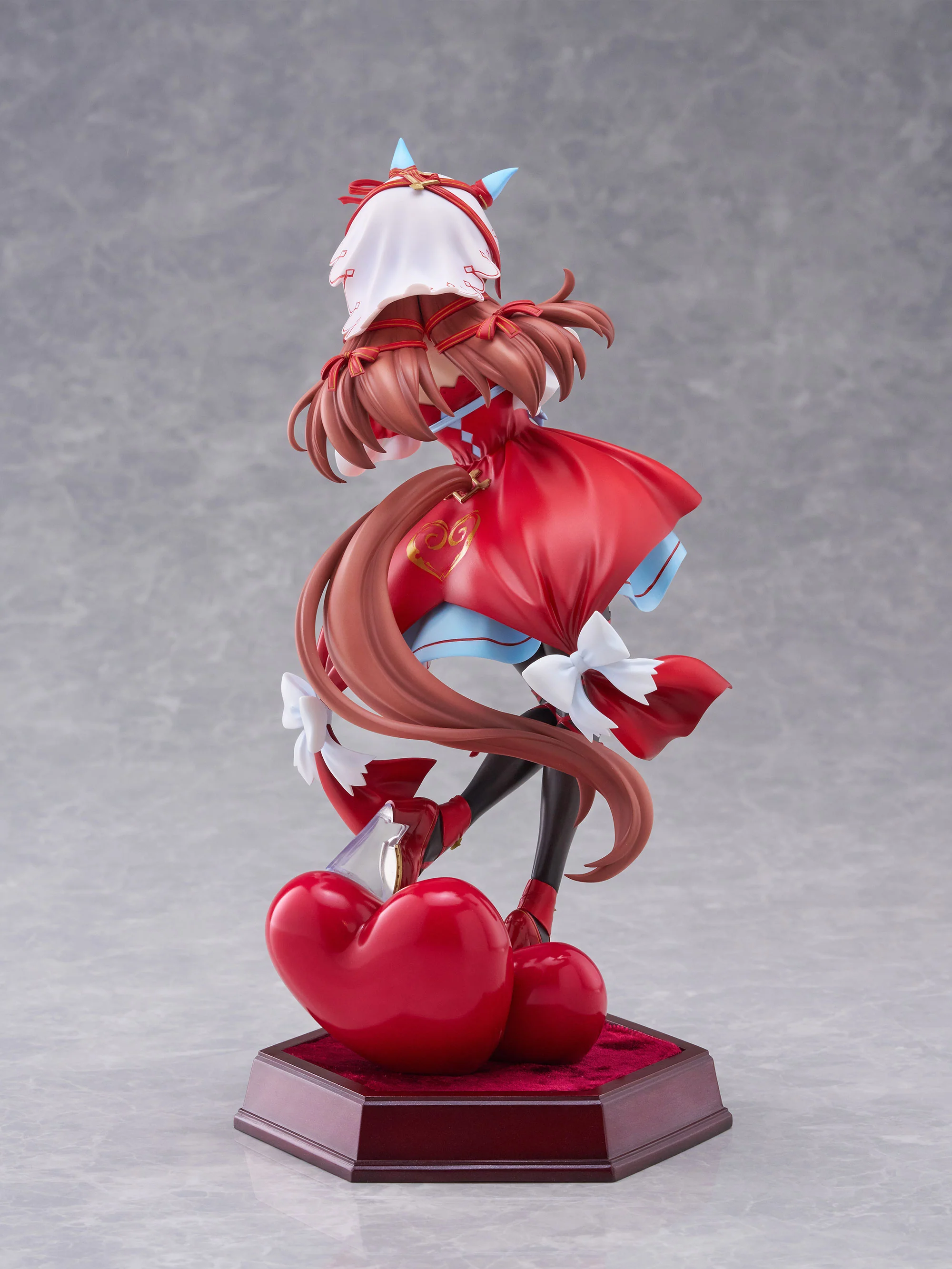 Furyu F:NEX 1/7 賽馬娘 愛如往昔輪播圖